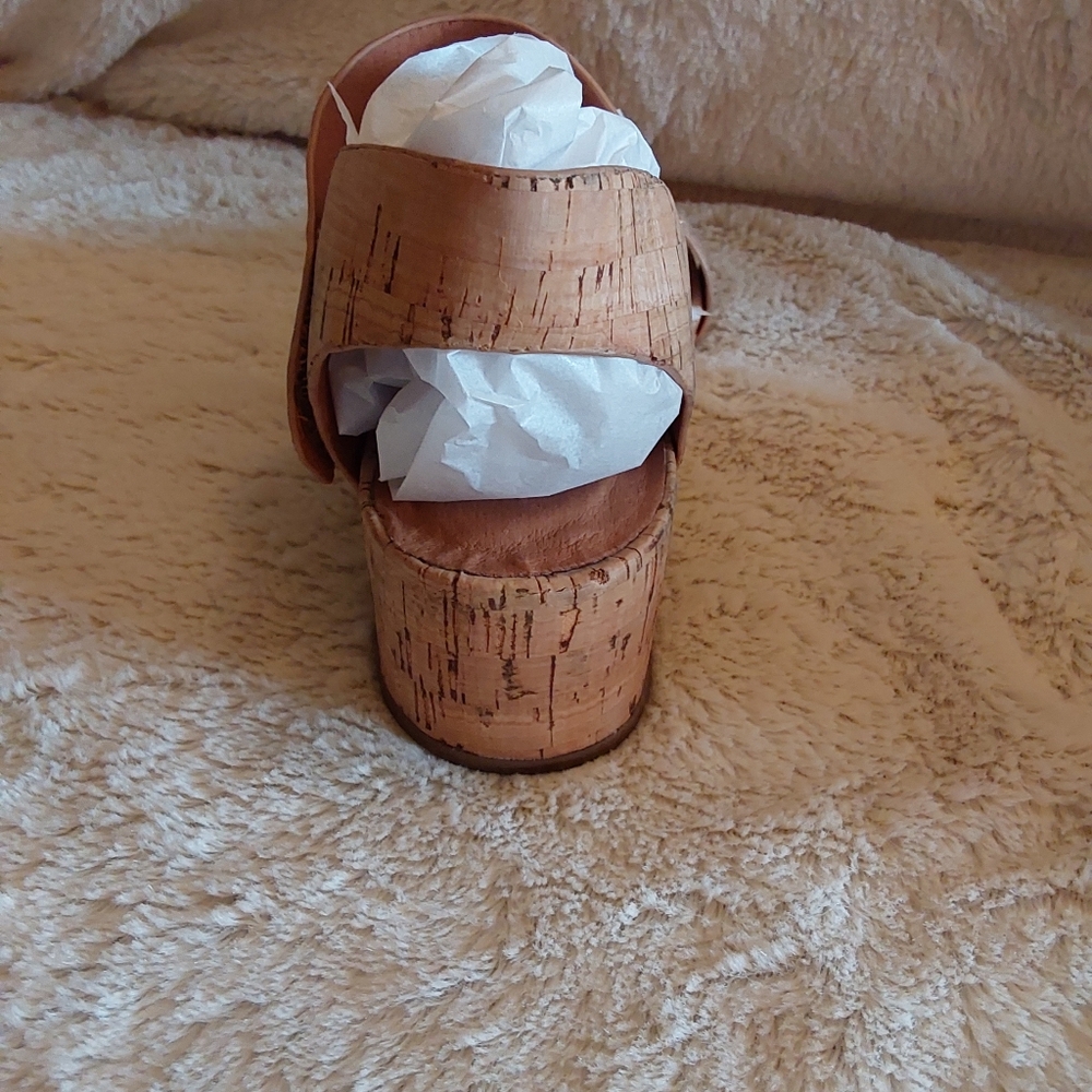 🌺 NEW Gentle Souls by Kenneth Cole Cork Wedge Sandals - Picture 4 of 10